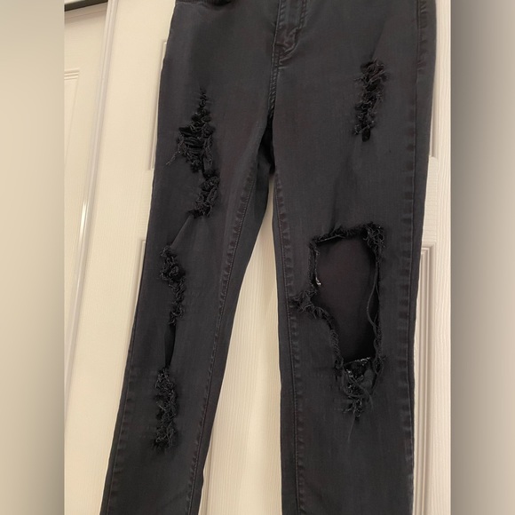 Fashion Nova Black Ripped High-Waisted Skinny Jeans Size 5 - Picture 4 of 6
